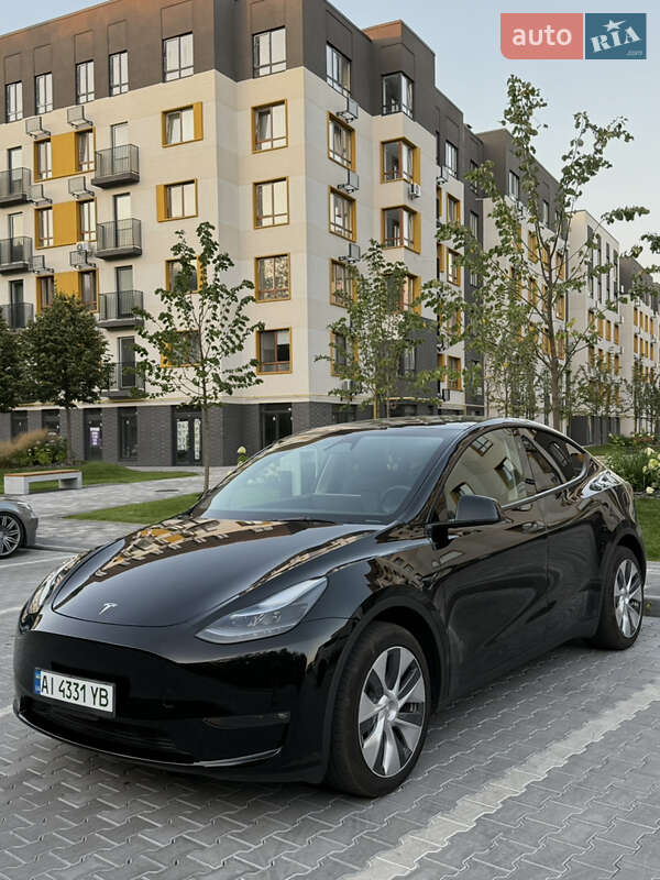 Tesla Model Y 2023