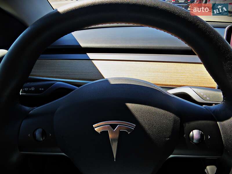 Позашляховик / Кросовер Tesla Model Y 2021 в Черкасах