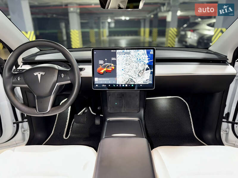 Внедорожник / Кроссовер Tesla Model Y 2021 в Киеве
