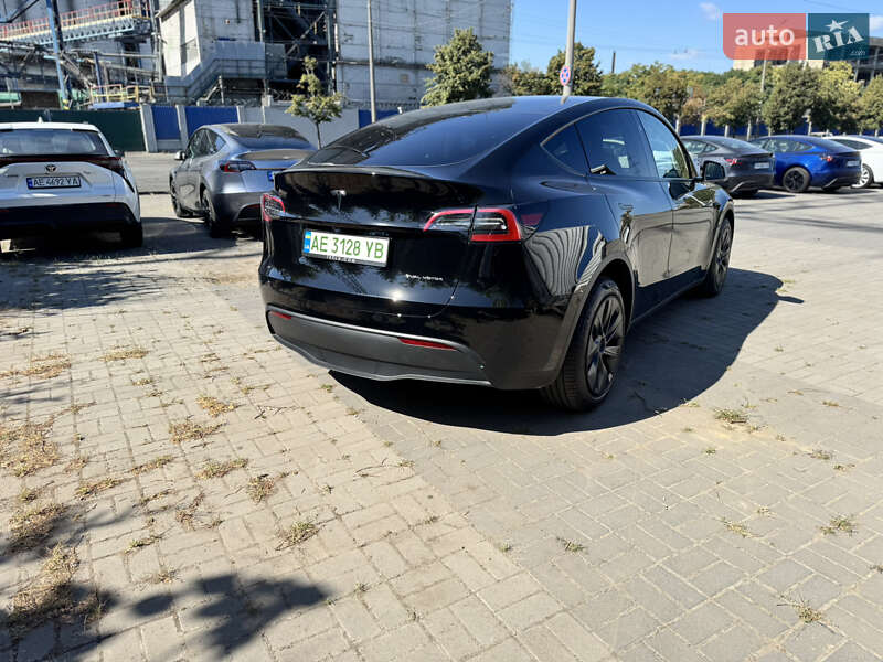 Позашляховик / Кросовер Tesla Model Y 2024 в Дніпрі