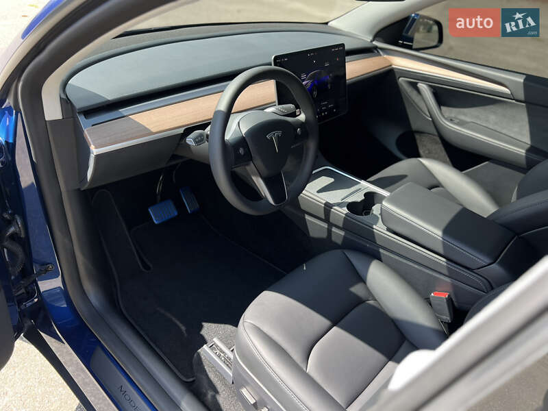 Позашляховик / Кросовер Tesla Model Y 2024 в Києві