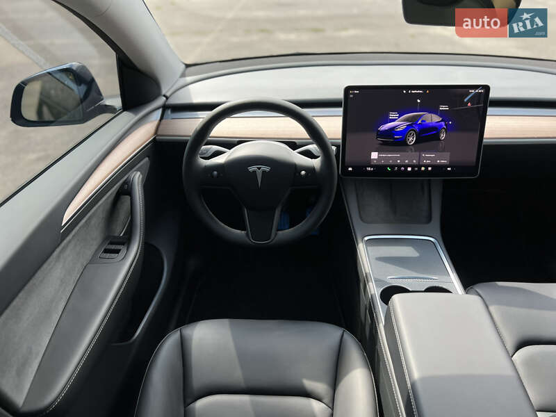 Позашляховик / Кросовер Tesla Model Y 2024 в Києві