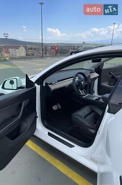 Внедорожник / Кроссовер Tesla Model Y 2021 в 