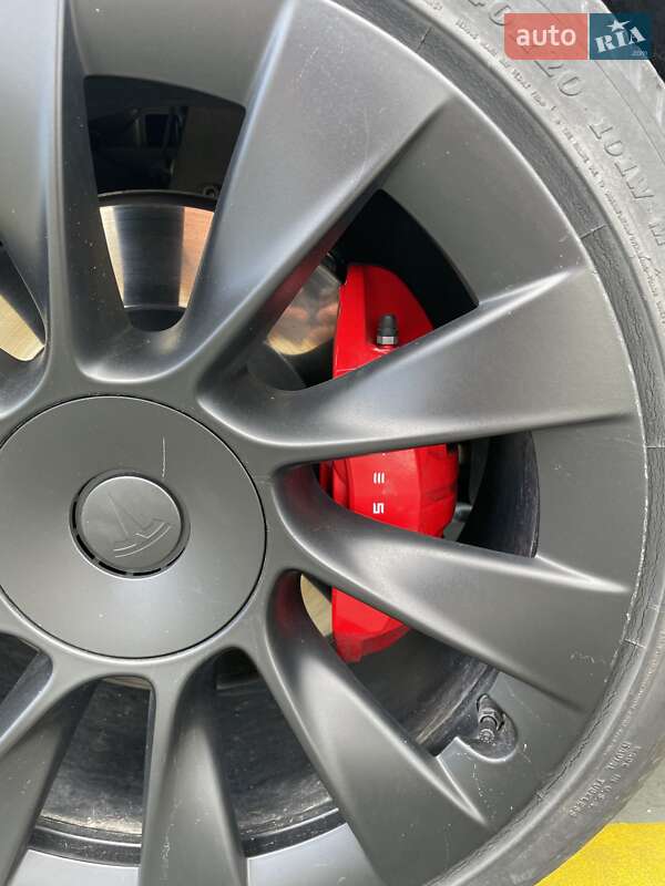 Позашляховик / Кросовер Tesla Model Y 2021 в Первомайську