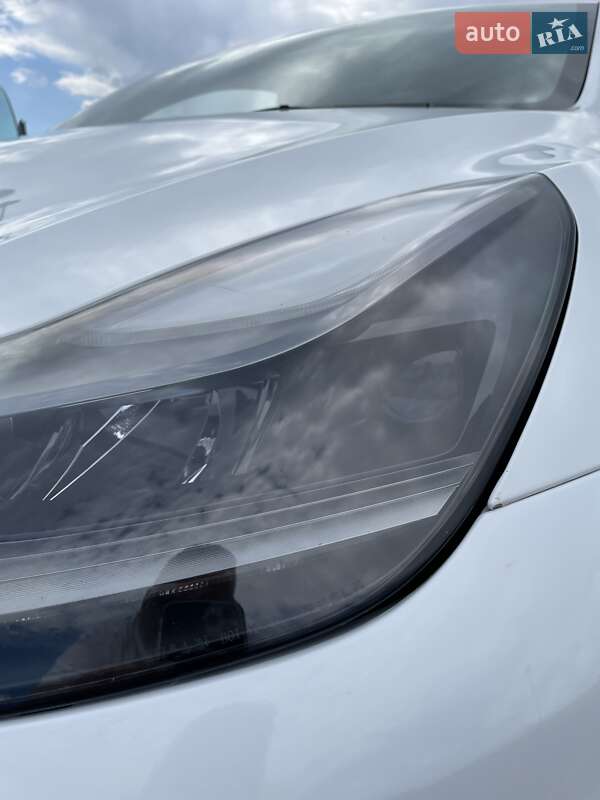 Позашляховик / Кросовер Tesla Model Y 2021 в Первомайську