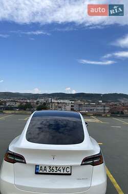 Внедорожник / Кроссовер Tesla Model Y 2021 в 