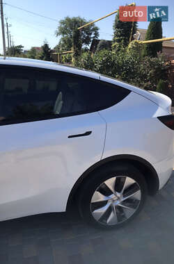 Внедорожник / Кроссовер Tesla Model Y 2021 в 