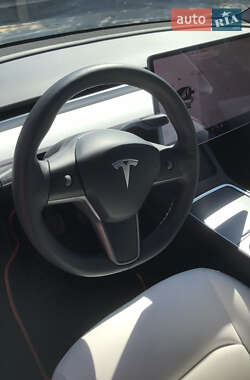 Внедорожник / Кроссовер Tesla Model Y 2021 в 