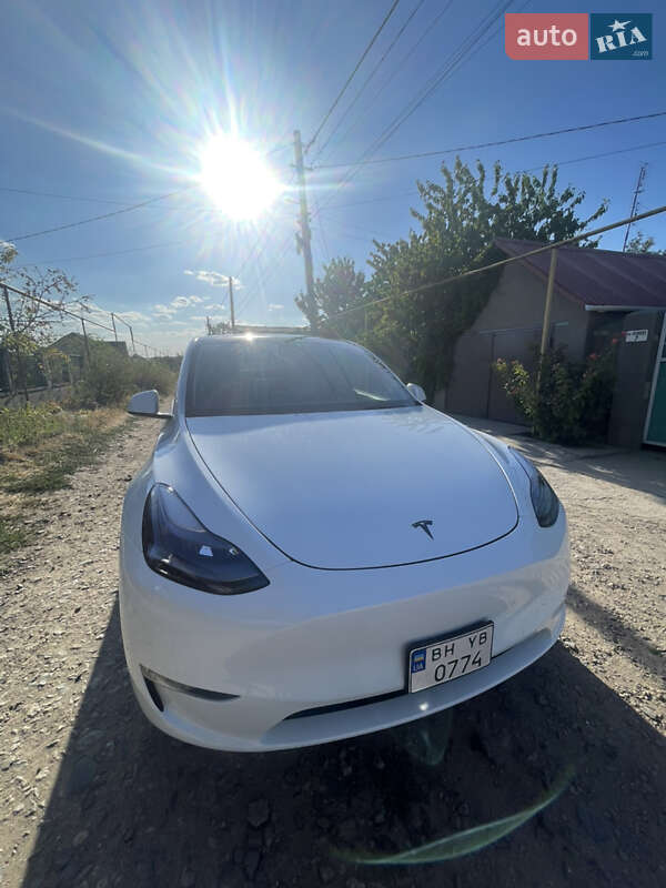 Tesla Model Y 2022
