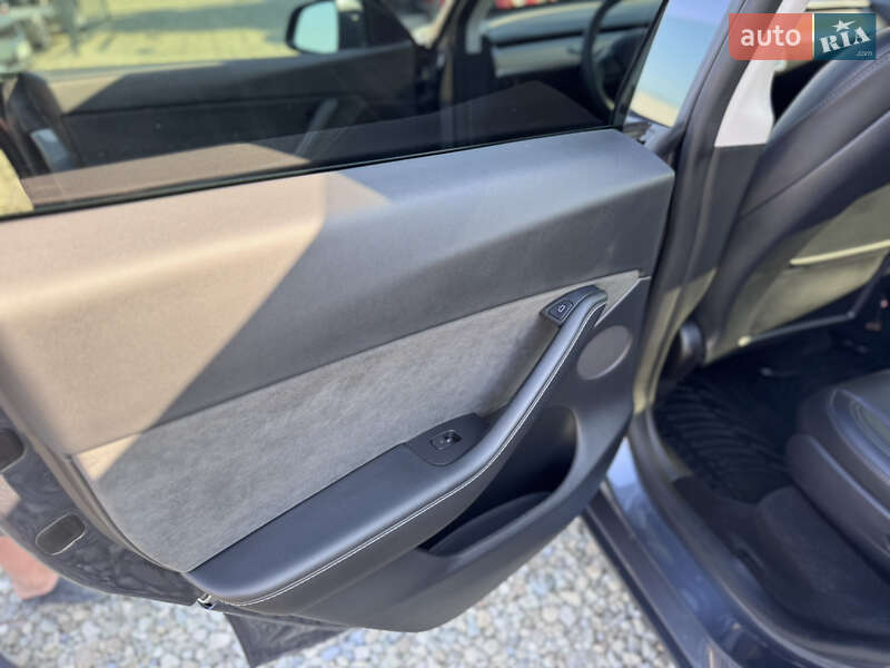 Внедорожник / Кроссовер Tesla Model Y 2022 в Ивано-Франковске
