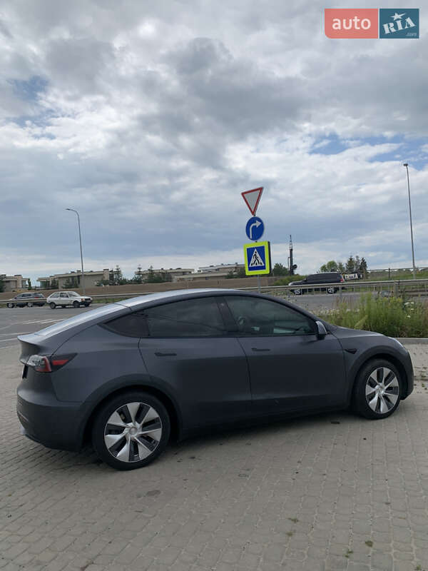 Внедорожник / Кроссовер Tesla Model Y 2020 в Львове