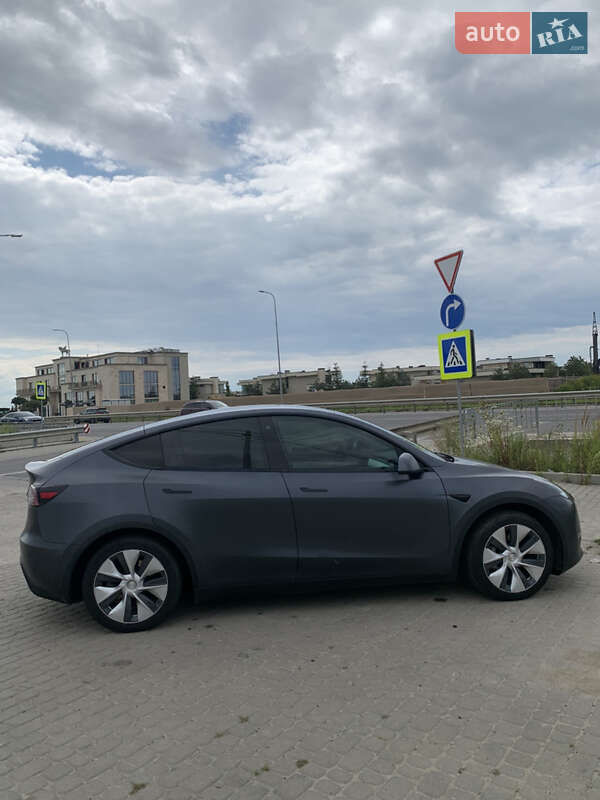 Внедорожник / Кроссовер Tesla Model Y 2020 в Львове