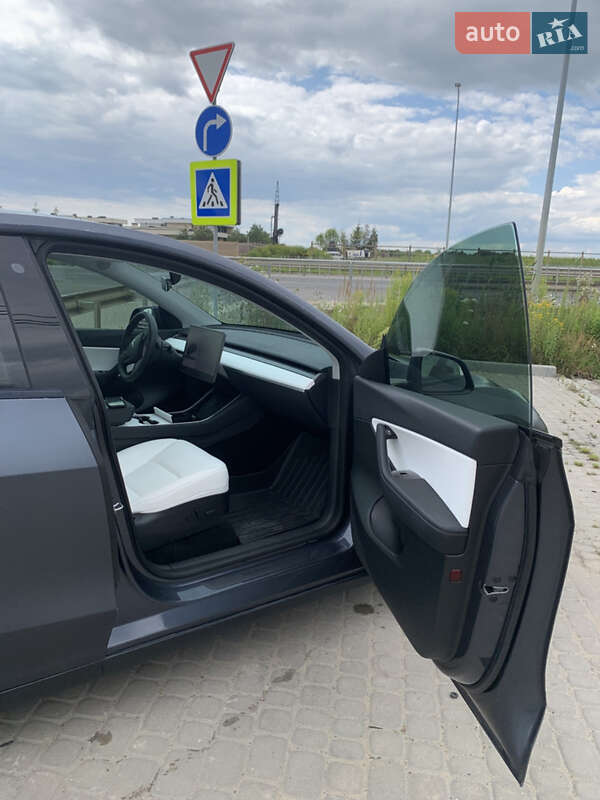 Внедорожник / Кроссовер Tesla Model Y 2020 в Львове