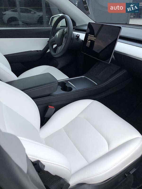 Внедорожник / Кроссовер Tesla Model Y 2021 в Львове
