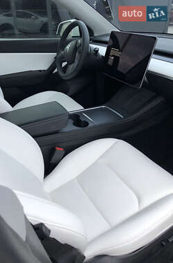 Внедорожник / Кроссовер Tesla Model Y 2021 в 