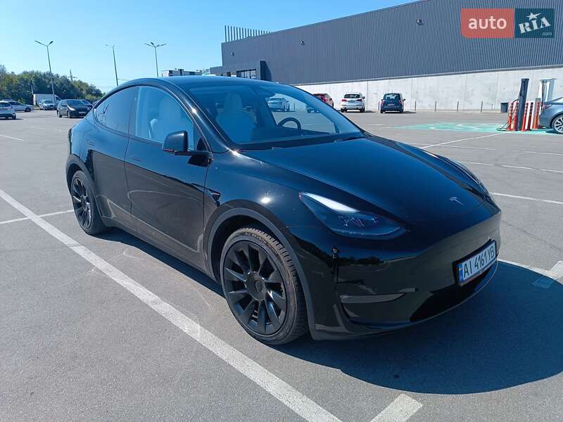 Tesla Model Y 2023