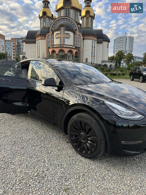 Позашляховик / Кросовер Tesla Model Y 2022 в Івано-Франківську
