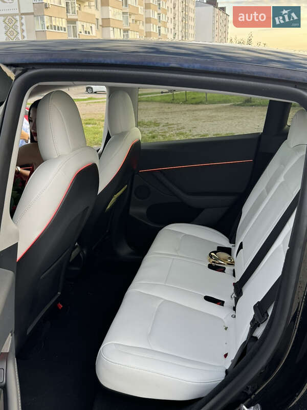 Позашляховик / Кросовер Tesla Model Y 2022 в Івано-Франківську