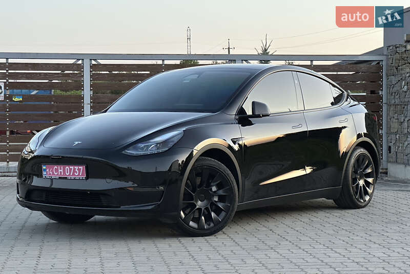 Tesla Model Y 2023
