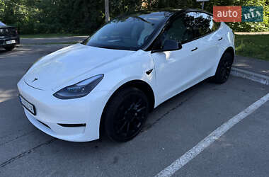 Внедорожник / Кроссовер Tesla Model Y 2024 в 