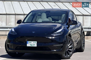 Внедорожник / Кроссовер Tesla Model Y 2021 в 