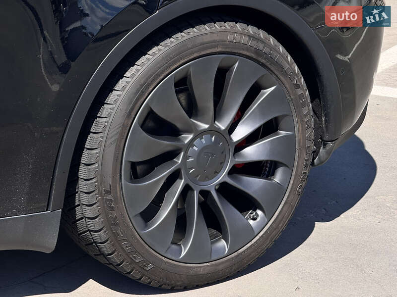 Позашляховик / Кросовер Tesla Model Y 2021 в Києві