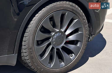 Внедорожник / Кроссовер Tesla Model Y 2021 в 