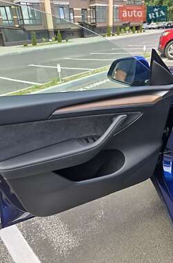 Внедорожник / Кроссовер Tesla Model Y 2024 в 