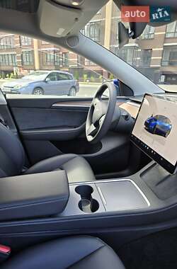 Внедорожник / Кроссовер Tesla Model Y 2024 в 