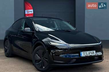 Позашляховик / Кросовер Tesla Model Y 2025 в Києві