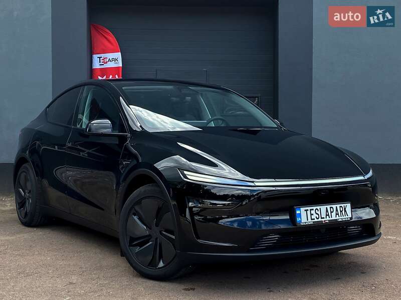Tesla Model Y 2025
