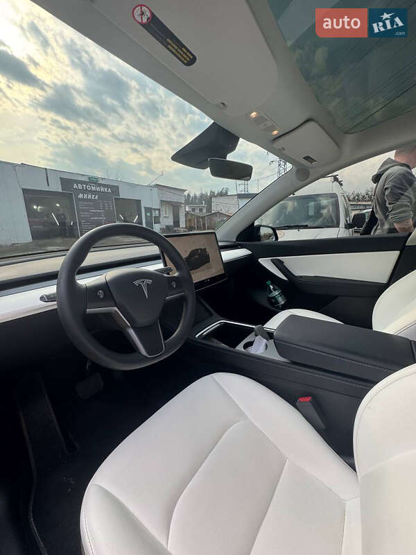Внедорожник / Кроссовер Tesla Model Y 2022 в Киеве