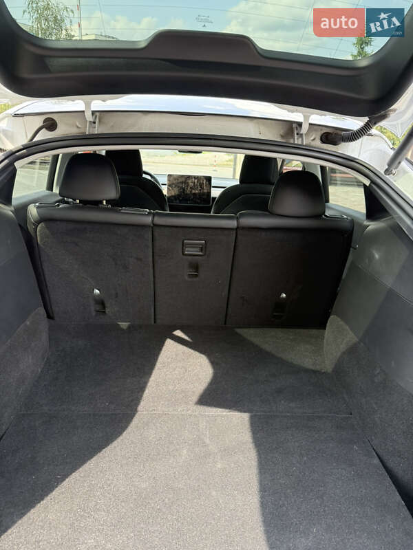 Внедорожник / Кроссовер Tesla Model Y 2021 в Ивано-Франковске фото 9 Внедорожник / Кроссовер Tesla Model Y 2021 в Ивано-Франковске