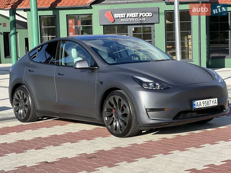 Внедорожник / Кроссовер Tesla Model Y 2022 в Киеве