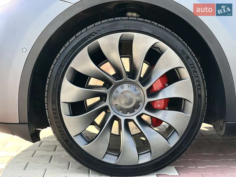 Внедорожник / Кроссовер Tesla Model Y 2022 в Киеве