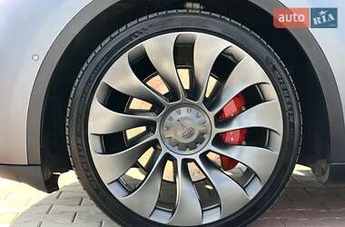Внедорожник / Кроссовер Tesla Model Y 2022 в 