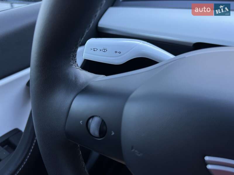 Внедорожник / Кроссовер Tesla Model Y 2022 в Киеве