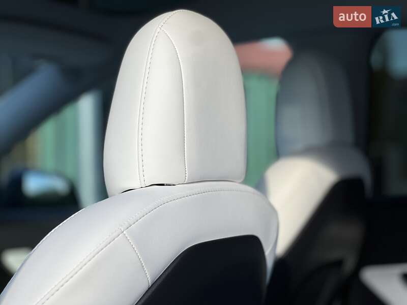 Внедорожник / Кроссовер Tesla Model Y 2022 в Киеве