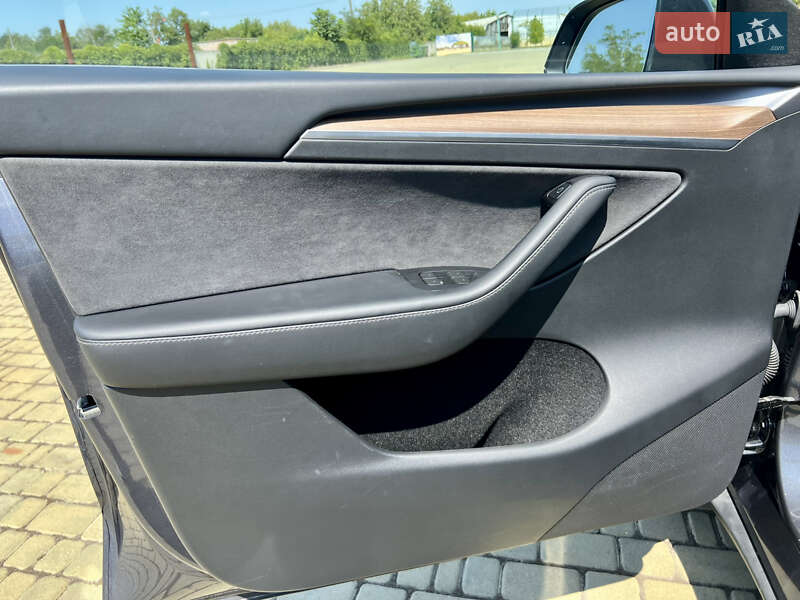 Внедорожник / Кроссовер Tesla Model Y 2023 в Одессе