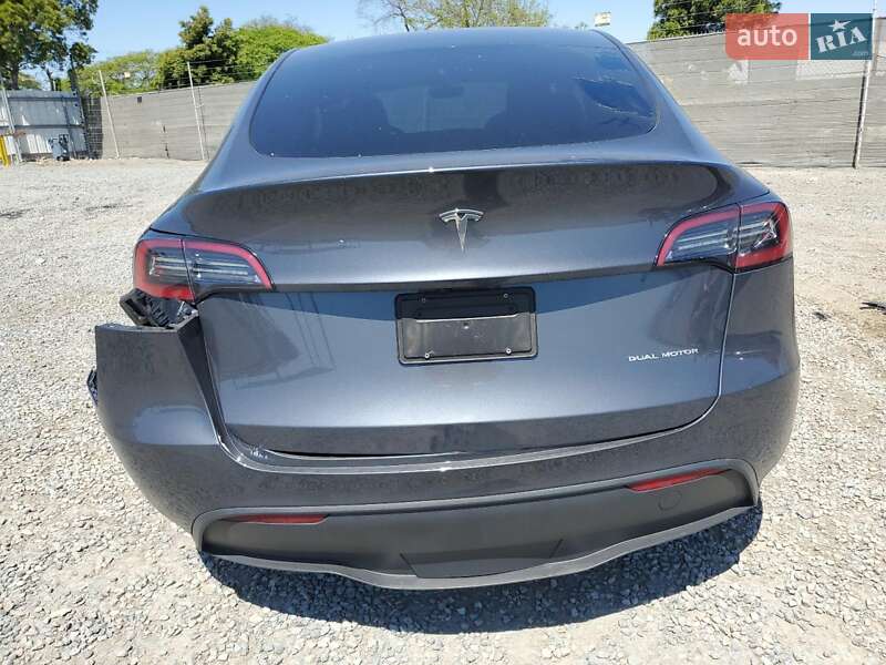 Внедорожник / Кроссовер Tesla Model Y 2023 в Киеве