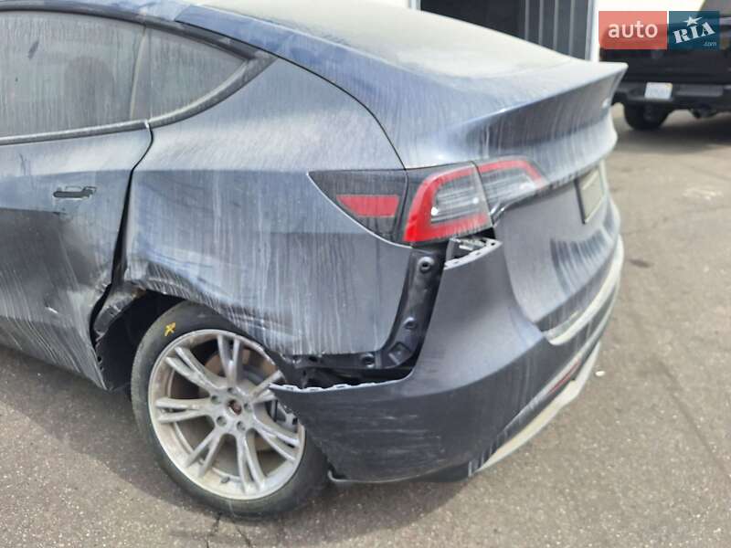 Внедорожник / Кроссовер Tesla Model Y 2023 в Киеве