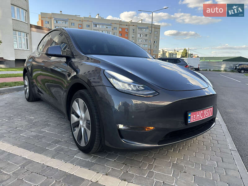 Tesla Model Y 2021