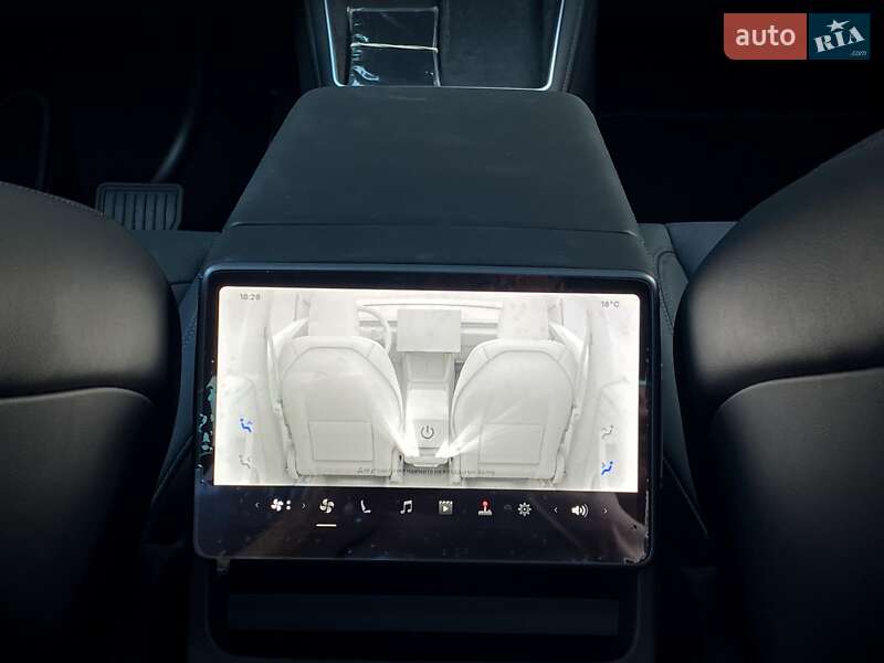 Внедорожник / Кроссовер Tesla Model Y 2025 в Киеве