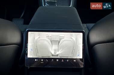 Внедорожник / Кроссовер Tesla Model Y 2025 в 