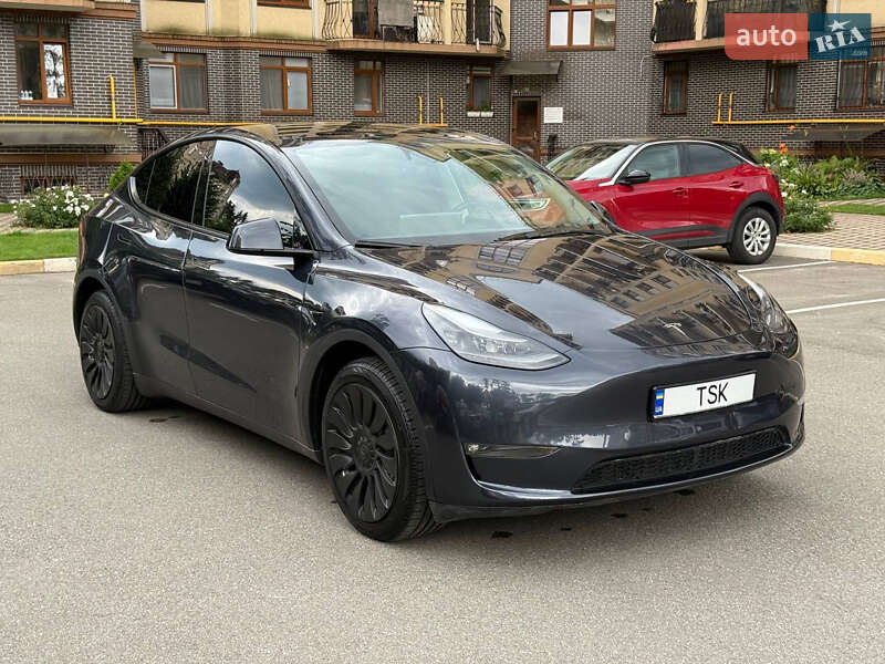 Позашляховик / Кросовер Tesla Model Y 2024 в 