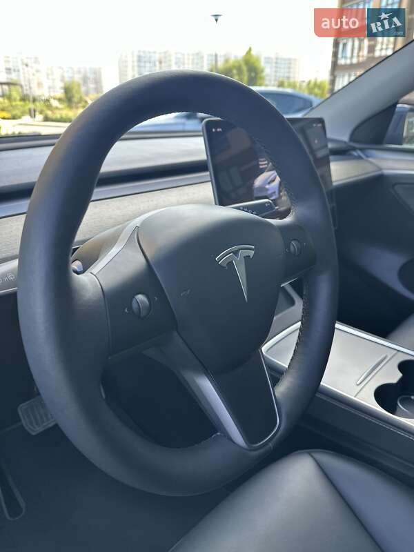 Позашляховик / Кросовер Tesla Model Y 2023 в Чернігові