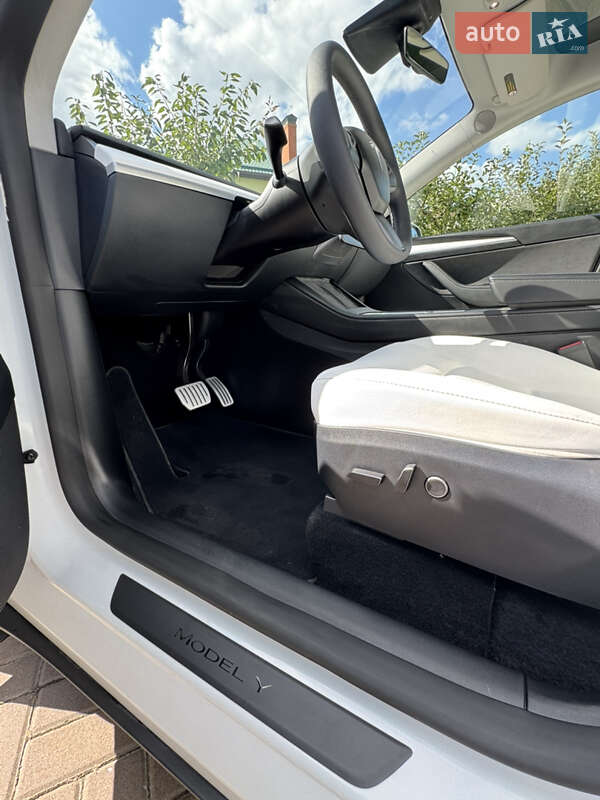Позашляховик / Кросовер Tesla Model Y 2023 в Борисполі фото 9 Позашляховик / Кросовер Tesla Model Y 2023 в Борисполі