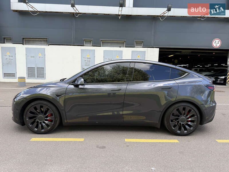 Внедорожник / Кроссовер Tesla Model Y 2021 в Киеве