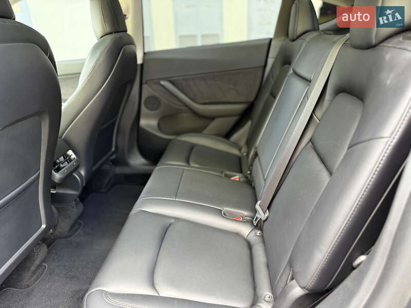 Внедорожник / Кроссовер Tesla Model Y 2021 в Киеве