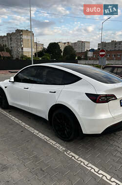 Позашляховик / Кросовер Tesla Model Y 2022 в 